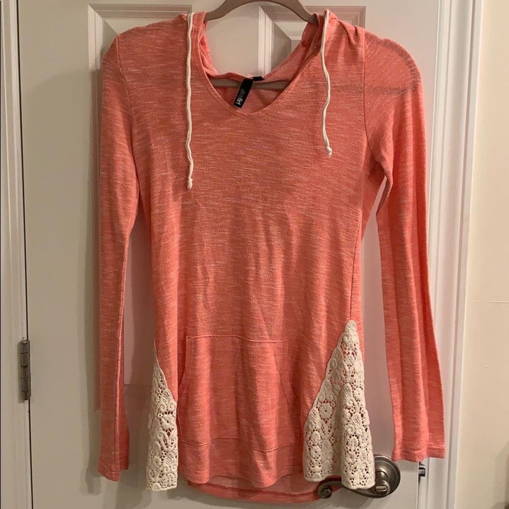 Super cute hooded sweater top 💋💗